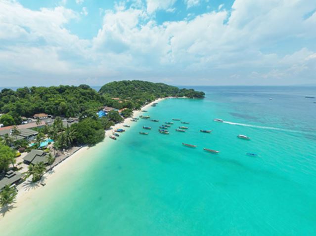 phi_phi_holiday.jpg